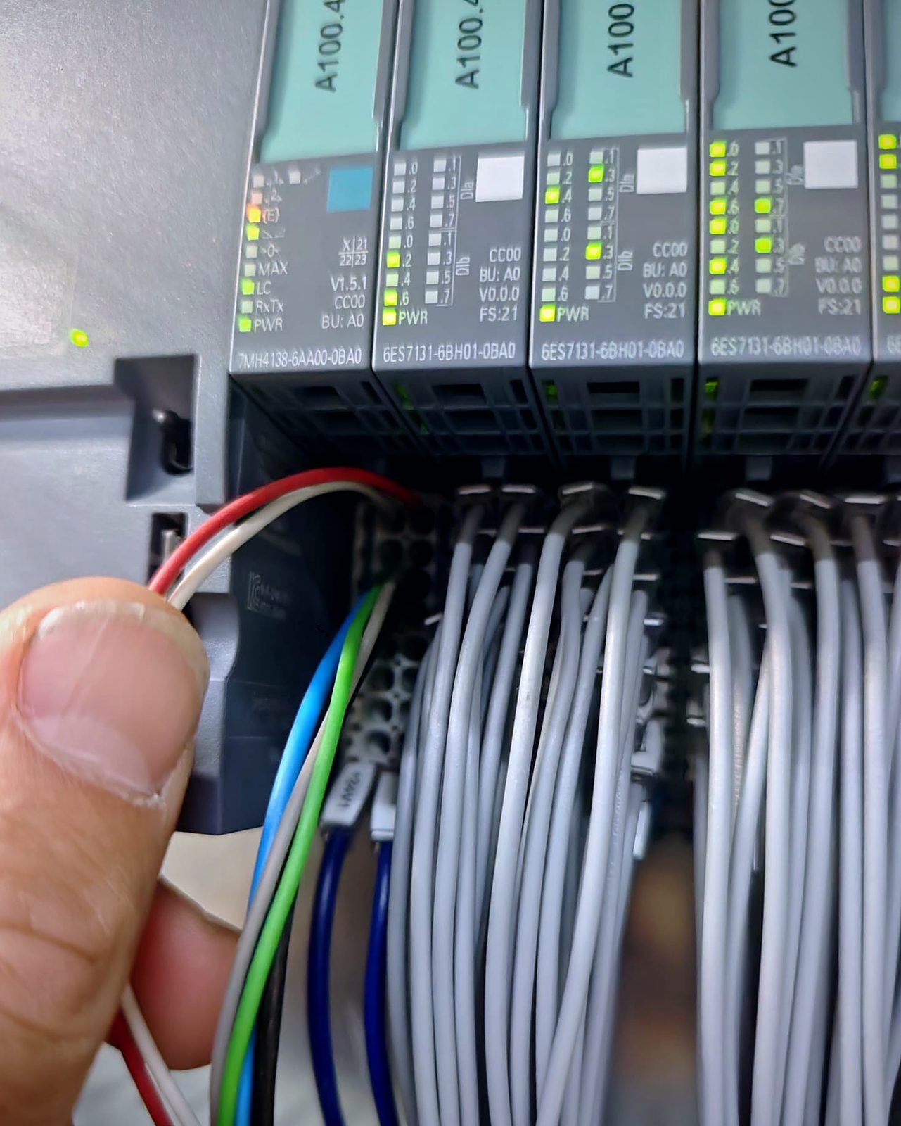 Módulos de E/S de PLC Siemens cableados
